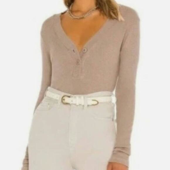 Monrow Quiet Luxury Women's size M Ribbed Grungecore Preppy Fitted Henley Top - Picture 11 of 11